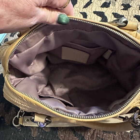 Coach Kristin patent leather bag. - Picture 6 of 14